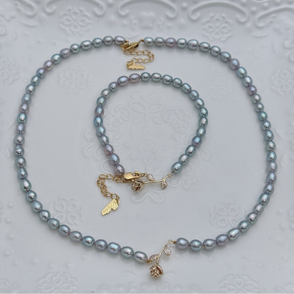 X526 Handmade Freshwater Pearl Rose Pendant Necklace and Bracelet Set